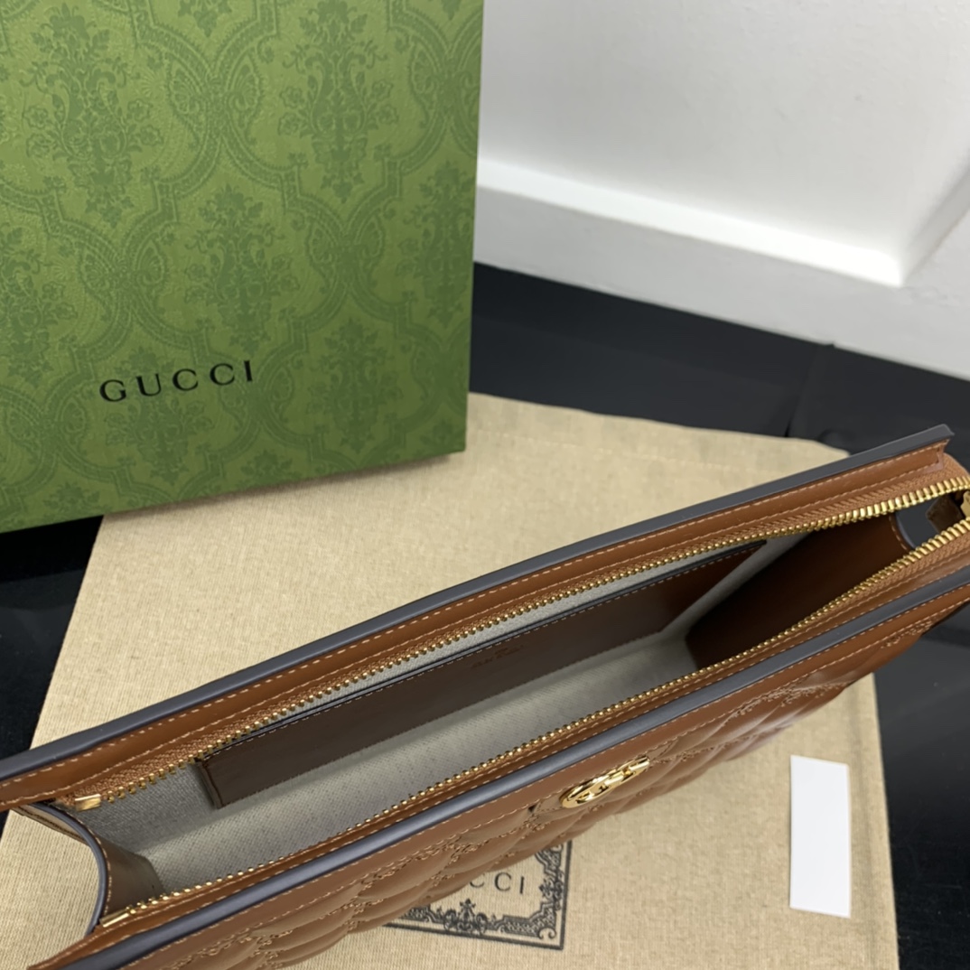 Gucci Clutch Bags